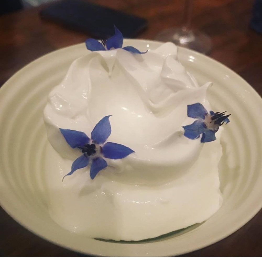 Meet your Posher, Dee